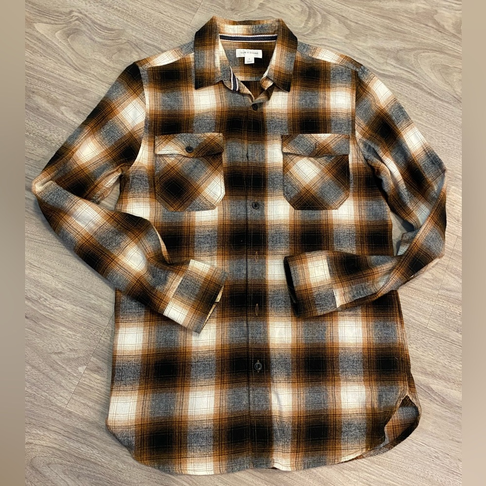 Lightweight men’s flannel shirt